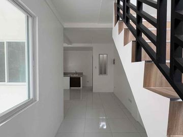 TWIN TOWNHOUSE
