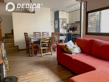 Venta Townhouse cerca metro!