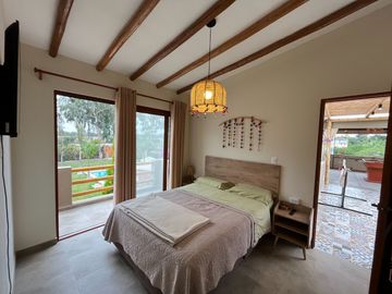 Gran Venta: Casa De Campo Con Piscina En 1,000 M²