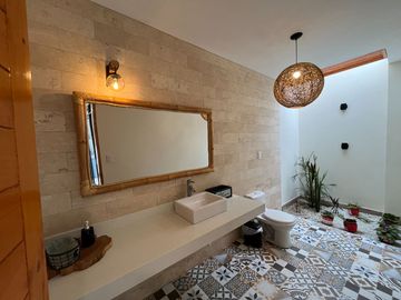 Gran Venta: Casa De Campo Con Piscina En 1,000 M²