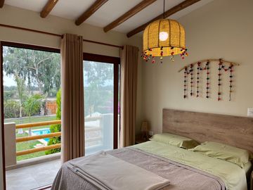 Gran Venta: Casa De Campo Con Piscina En 1,000 M²