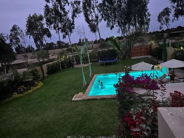 Gran Venta: Casa De Campo Con Piscina En 1,000 M²
