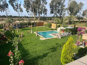 Gran Venta: Casa De Campo Con Piscina En 1,000 M²