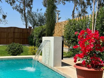 Gran Venta: Casa De Campo Con Piscina En 1,000 M²