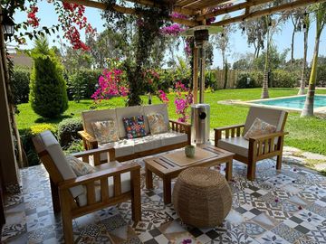 Gran Venta: Casa De Campo Con Piscina En 1,000 M²
