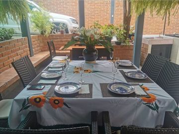 ¡¡¡SE VENDE CASA TOTALMENTE AMUEBLADA!!!