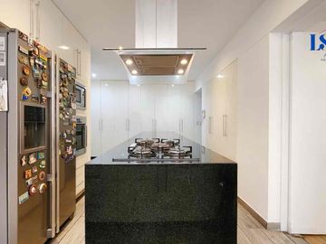 Venta de hermoso Triplex con vista al mar en📍Miraflores