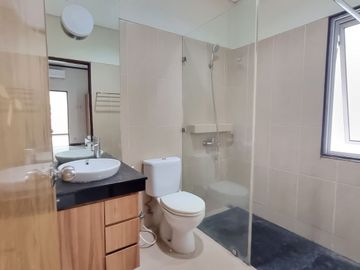 House For Rent with 4 Bedrooms, Pool and Big Garden, Location at Kuningan South Jakarta