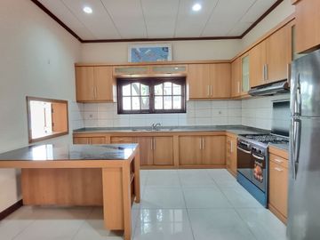 House For Rent with 4 Bedrooms, Pool and Big Garden, Location at Kuningan South Jakarta