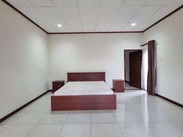 House For Rent with 4 Bedrooms, Pool and Big Garden, Location at Kuningan South Jakarta