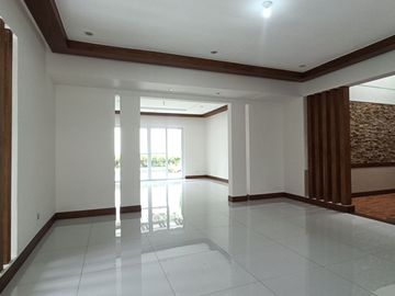 35M Renovated Bungalow House & Lot for Sale in BF Homes Paranaque City-MAA