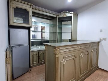 For Rent Big House with 5 Bedrooms, Location at Kuningan South Jakarta