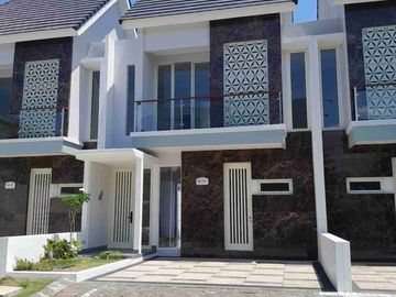 Rumah baru  , fasum kolam renang , dekat bandara juanda