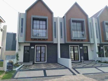 Rumah baru  , fasum kolam renang , dekat bandara juanda