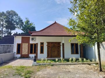 RUMAH ETNIK JAWA, DESAIN MODERN DEKAT KE CANDI BOROBUDUR