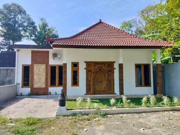 RUMAH ETNIK JAWA, DESAIN MODERN DEKAT KE CANDI BOROBUDUR