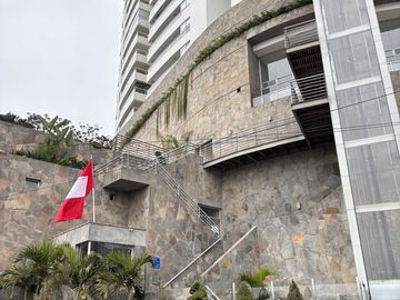 VENDO LINDO DPTO CON  AMPLIA TERRAZA VISTA AL GOLF