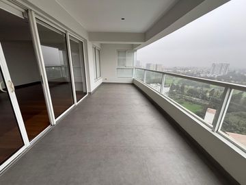 VENDO LINDO DPTO CON  AMPLIA TERRAZA VISTA AL GOLF