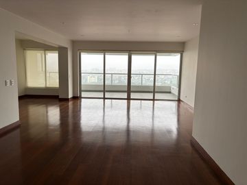 VENDO LINDO DPTO CON  AMPLIA TERRAZA VISTA AL GOLF