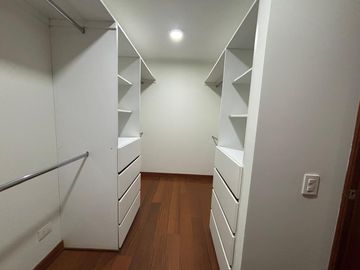 VENDO LINDO DPTO CON  AMPLIA TERRAZA VISTA AL GOLF