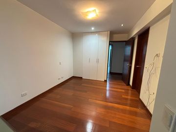 VENDO LINDO DPTO CON  AMPLIA TERRAZA VISTA AL GOLF