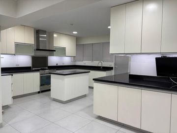 VENDO LINDO DPTO CON  AMPLIA TERRAZA VISTA AL GOLF