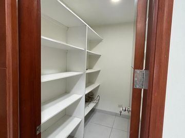 VENDO LINDO DPTO CON  AMPLIA TERRAZA VISTA AL GOLF