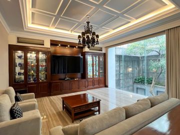 Luxury American Classic House At Prime Area Kebayoran Baru, Jakarta