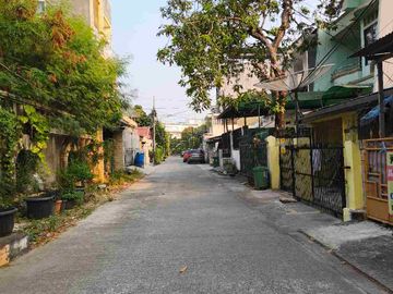 Dijual NJOP Rumah Tua di Komplek Angkasa Pura-Kemayoran, 350m jalan ke Sekolah Gandhi, Cocok bangun Kost, Jalan Lebar.