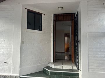 Vendo Casa Rustica de 451m Urbanizacion Exclusiva, PILLAGUA