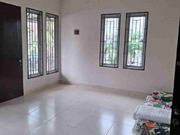 Dijual Rumah hook, 3 lantai, shm, 144 m, 275 m, Citra garden 2 ex