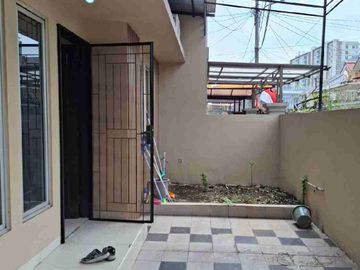 Dijual Rumah hook, 3 lantai, shm, 144 m, 275 m, Citra garden 2 ex