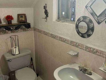 CASA EN VENTA CON  4 RECAMARAS FRACC. LA ROSA  EN SALTILLO, COAH $3,600.000