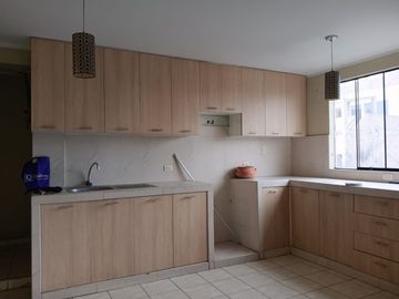 En Venta Edificio - Santa Anita
