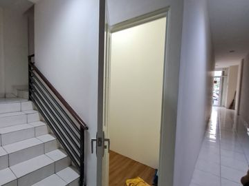 Disewakan Ruko hanya  lantai 1 saja  , Sektor 7a Dc 12 No. 14 A , Lokasi Strategis Dekat Kemana mana
