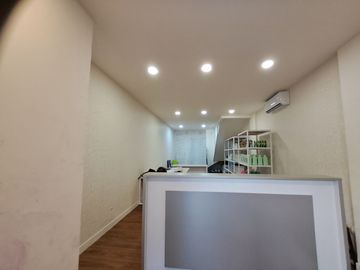 Disewakan Ruko hanya  lantai 1 saja  , Sektor 7a Dc 12 No. 14 A , Lokasi Strategis Dekat Kemana mana