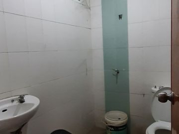 Disewakan Ruko hanya  lantai 1 saja  , Sektor 7a Dc 12 No. 14 A , Lokasi Strategis Dekat Kemana mana