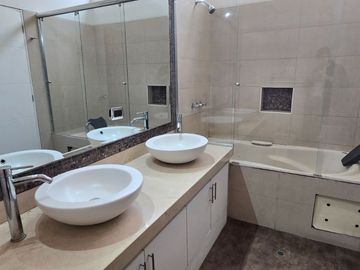 VENTA CASA EN CONDOMINIO URBANIZACION LOS GRANADOS SURCO