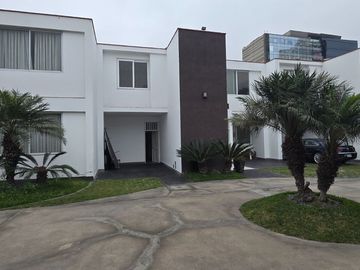 VENTA CASA EN CONDOMINIO URBANIZACION LOS GRANADOS SURCO