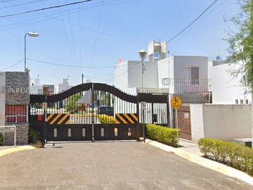 VENTA DE CASA EN FRACC. GRAN HACIENDA, CELAYA, GUANAJUATO.