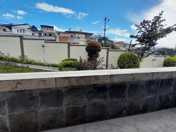 Venta casa alta gama con piscina cubierta, esquinera, El Pinar