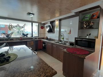 Venta casa alta gama con piscina cubierta, esquinera, El Pinar
