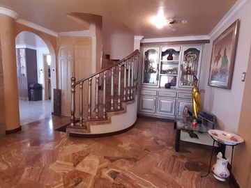 Venta casa alta gama con piscina cubierta, esquinera, El Pinar