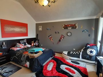 Venta casa alta gama con piscina cubierta, esquinera, El Pinar
