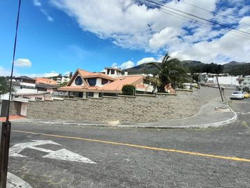 Venta casa alta gama con piscina cubierta, esquinera, El Pinar