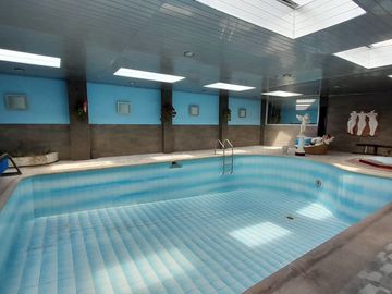 Venta casa alta gama con piscina cubierta, esquinera, El Pinar