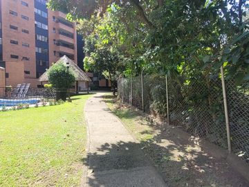 Venta apartamento en unidad cerrada con acabados de alta calidad, amplias áreas y una ubicación privilegiada.