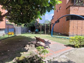 Venta apartamento en unidad cerrada con acabados de alta calidad, amplias áreas y una ubicación privilegiada.