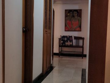 Venta apartamento en unidad cerrada con acabados de alta calidad, amplias áreas y una ubicación privilegiada.