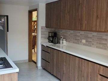 Venta apartamento en unidad cerrada con acabados de alta calidad, amplias áreas y una ubicación privilegiada.